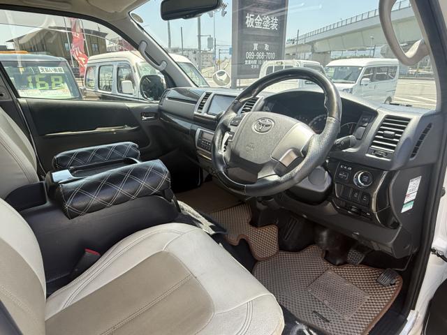自社認証工場を完備しておりますので、納車前の車検・整備や、アフターメンテナスもばっちりですので、安心して当社にお任せ下さい。また、当社にて車輌ご成約のお客様はオイル交換永久無料のサービス付きです！また