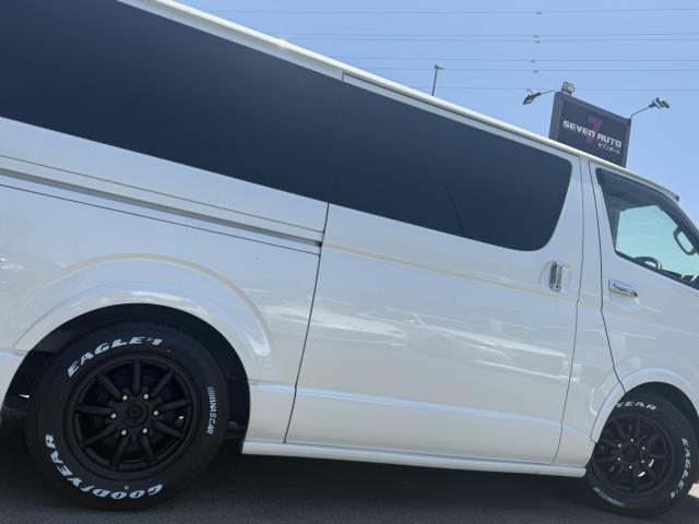 自社認証工場を完備しておりますので、納車前の車検・整備や、アフターメンテナスもばっちりですので、安心して当社にお任せ下さい。また、当社にて車輌ご成約のお客様はオイル交換永久無料のサービス付きです！また