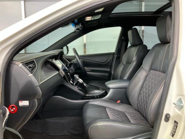 WECARSでは各商談席に大型モニターをご用意しております！見やすい大画面でゆったりと全国の在庫をご覧いただけます！是非ご来店お待ちしております！