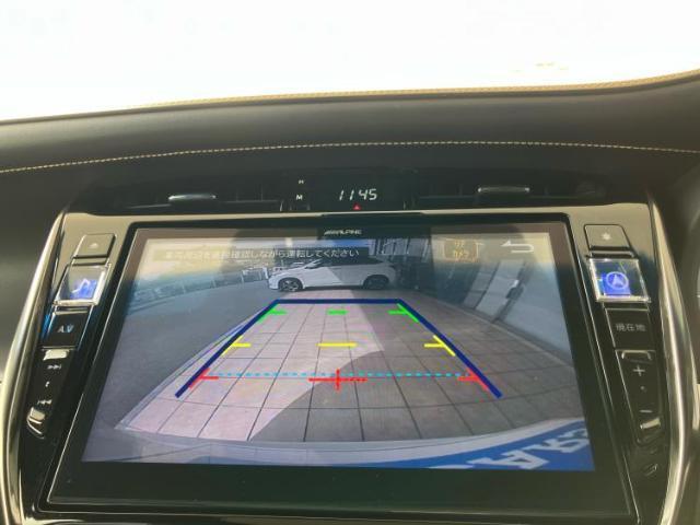 WECARSの展示場では実際に見て、触ってお車をお選びいただけます！知識の豊富な営業スタッフが様々なカーライフをご提案いたします！