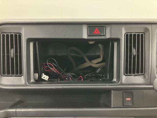 ご納車前に納車点検（法定12ヶ月点検相当）を実施し、基本性能に関わる機能や状態を徹底的に点検します。