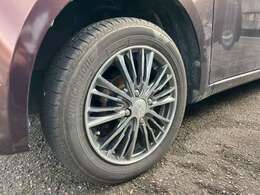 ご覧いただきありがとうございますm(__)m。上田モータースは自動車を車検・修理・販売して43年。北陸信越運輸局指定の自社工場にて車検・修理・自動車保険取扱い・カーメンテナンス等行っております。