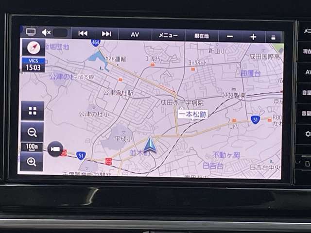 見やすい純正ナビ、操作もスムーズです。TVも高画質、音楽も高音質で楽しめます。楽しいドライブを！