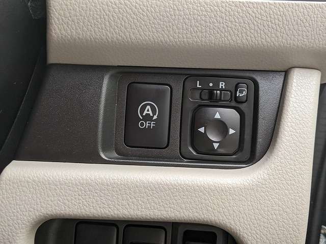 こちらのカーセンサー掲載以外の写真をお送りする事も可能です。お客様が気になる箇所、社外パーツ詳細画像、何なりとお申し付け下さい。「無料在庫確認・見積依頼」をご利用下さい。