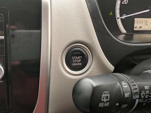 下取り保証実施中！！　査定の付かないお車・軽自動車5千円　普通車2万円で下取りします。