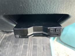 【ETC】有料道路を利用する際に料金所で停止することなく通過できる、ETC車載器（ノンストップ自動料金収受システム機器）が装備されています。セットアップを行うことで利用可能になります。