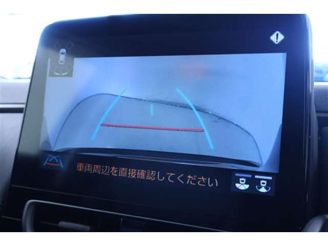 バックモニター付きです。日常の駐車はもちろん、夜間でも後方の視界が確保出来るので、より安定した運転が出来ます。補助装置になりますので、目視での確認も大切です。