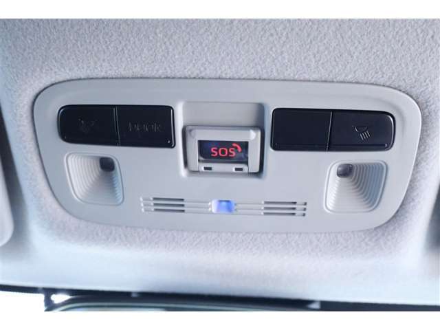 コネクテットサ-ビスのヘルプネット搭載しています。車両の位置情報などが自動で送信されるので、迅速な緊急車両の手配ができます。機能の詳細はスタッフまでお問い合わせください