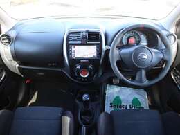 すっきりとしたマーチらしいデザインのダッシュ回り！フロントビューの視認性もよく運転しやすいと思います★