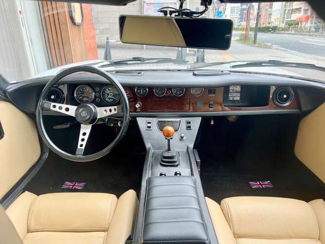 EG・MT・サス等機関系は好調！FRPボディはヒビワレも無く内装綺麗◎全長3980×全幅1630×全高1070mm！全高は極端に低く車両重量730kgと超軽量！これぞライトウェイトスポーツカーの真髄◎