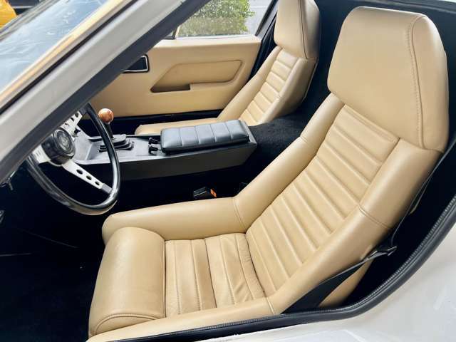 パワーは126PS/6500rpm・15.6kgm/5500rpmと軽量かつ空力特性の優れたボディを考えるとハイスペック！TOP速度210km/hの性能を発揮◎ブレーキにはサーボアシストを装備する！