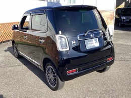 自社整備工場で点検整備をおこなってからお渡ししています。車検が残っている場合は『12ヶ月点検整備』を、車検整備付きの場合は『車検整備』をおこないます。整備費用は車両本体価格に含まれています。