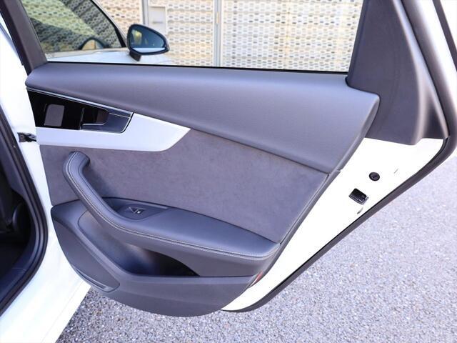 ドアを開けると上質で上品な室内空間が広がり細部までこだわったAudiデザインの良さと物づくりのこだわりを感じて頂けます。