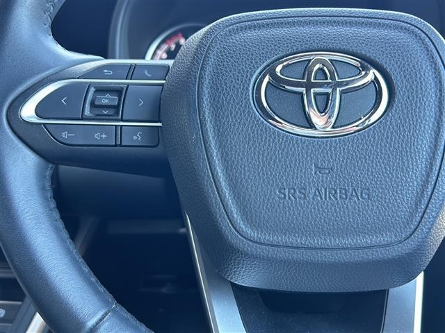 気になる車はすぐにお問い合わせください！画面内の無料ダイヤルからお問い合わせ下さい！専門スタッフがお車のご質問にお答えいたします！