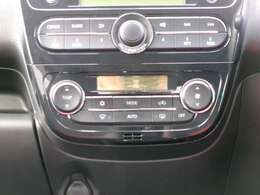 オートエアコンのスイッチです。