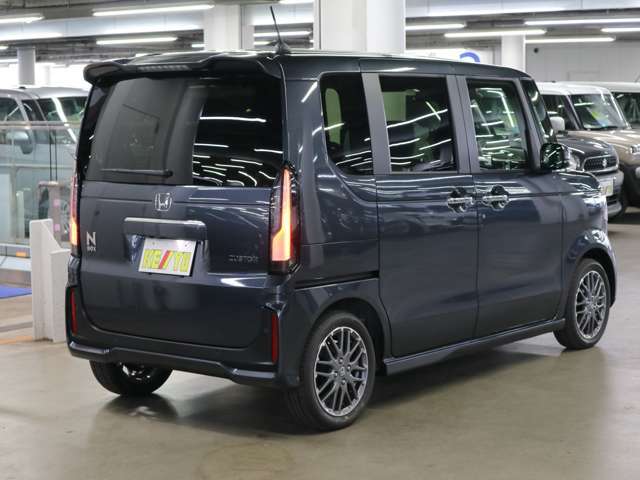 自社陸運局指定工場完備！国家資格車検検査員資格を持った整備士による整備。走行に関係のない所も不具合箇所があれば修理してお渡しいたします。
