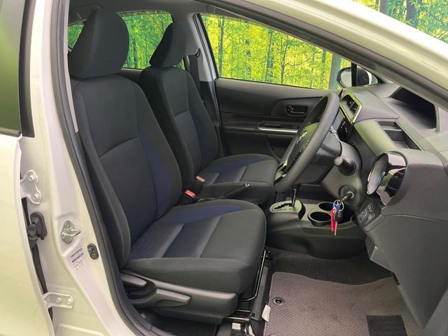 運転席シート廻りは使用感も少なく、良好な状態となっています。丁寧に使われていたことがよくわかりますね。