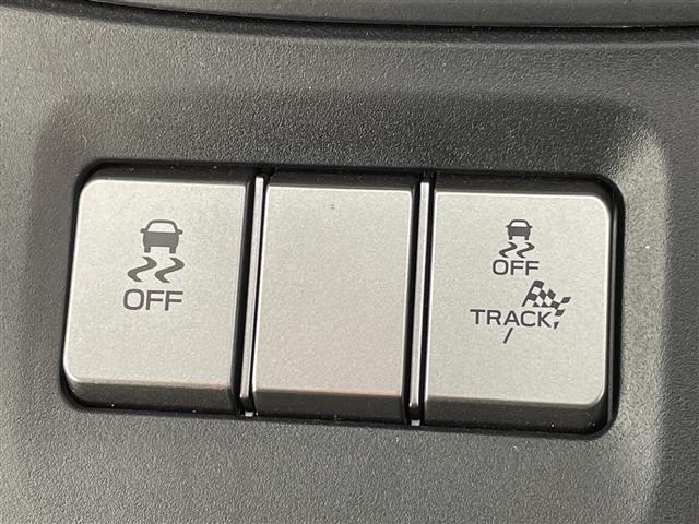 【衝突軽減ブレーキ】衝突するおそれが高い場合、音と光で注意して強いブレーキングを行い、衝突回避・被害軽減を支援します。機能には限界があるためご注意ください。