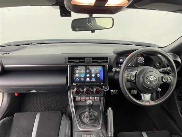 【インパネ全体】全方位で視界が広く、高い目線で運転もしやすいです！