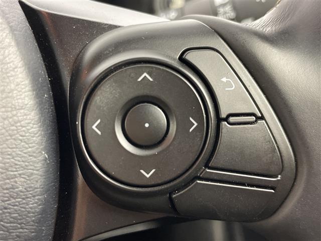 【衝突軽減ブレーキ】衝突するおそれが高い場合、音と光で注意して強いブレーキングを行い、衝突回避・被害軽減を支援します。機能には限界があるためご注意ください。