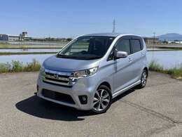 車両の品質管理は室内展示場を完備しておりますので、品質を保った状態の車両をご覧いただけます。