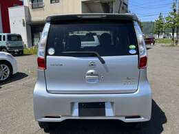 室内展示場を完備しておりますので、天候の悪い日でもゆっくりと車両をご覧下さい。