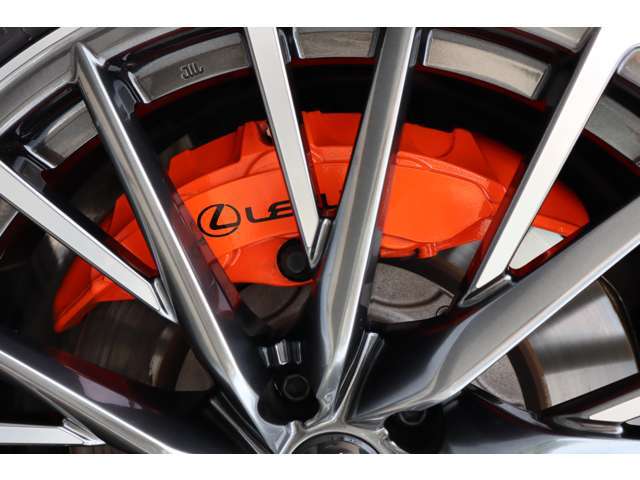 純正オプション、オレンジキャリパー、新車時のみ注文できるオプションです
