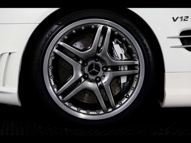 【タイヤ・ホイール】足回りもかっこよく決まってます！Aftermarketのアルミやスタッドレスタイヤも取り扱いございます！！ドレスアップもカスタマイズもお任せください！！