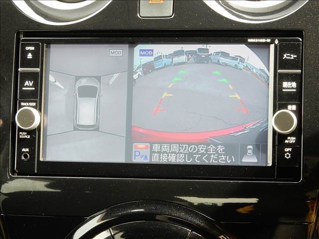 駐車に不安の方、あると嬉しい装備。ガイドも表示してくれます。