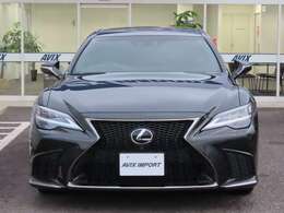 【主要諸元】V型6気筒ICツインターボ/3444cc/電子制御10速AT　422ps/61.2kg.m全長523×全幅190×全高145