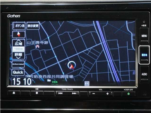 純正スタンダードインターナビ(VXM-214VFi)＆バックカメラが装備されているので、普段の使い勝手もロングドライブも快適です。