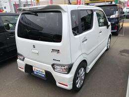 バックドアは開口部が広いので荷物の積み下ろしに便利です☆