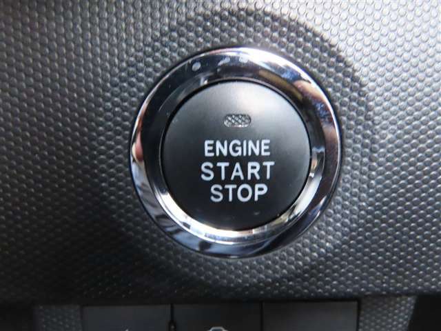 （スマートキー）キーを持ってさえいればドアのロックの開閉、エンジンスタートができます！