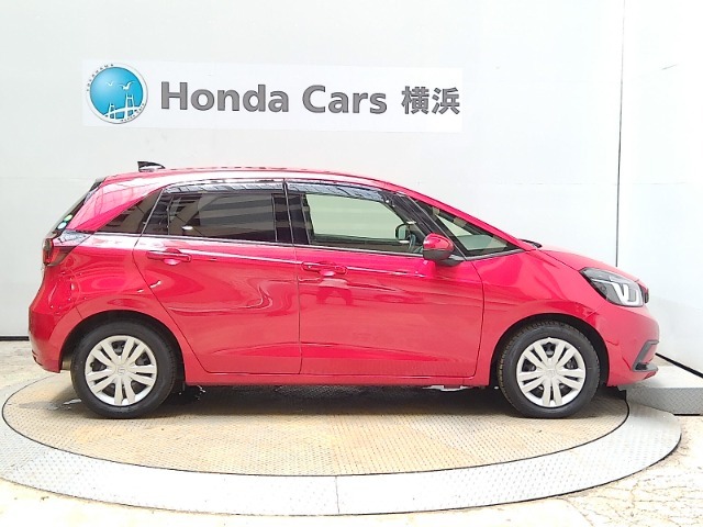 全長399cm、幅169cm、高さ154cmのお車になります。
