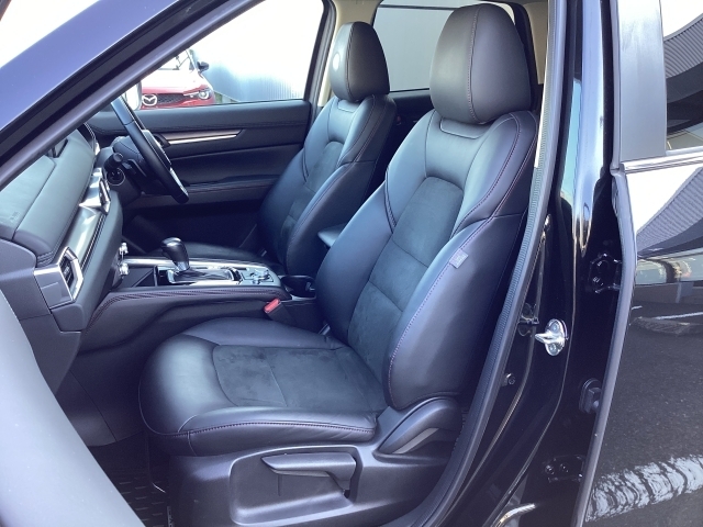 キメが細かく弾力性に富んだ振動吸収ウレタンの採用により、体を包み込んでくれるような心地よいフィット感を実現！