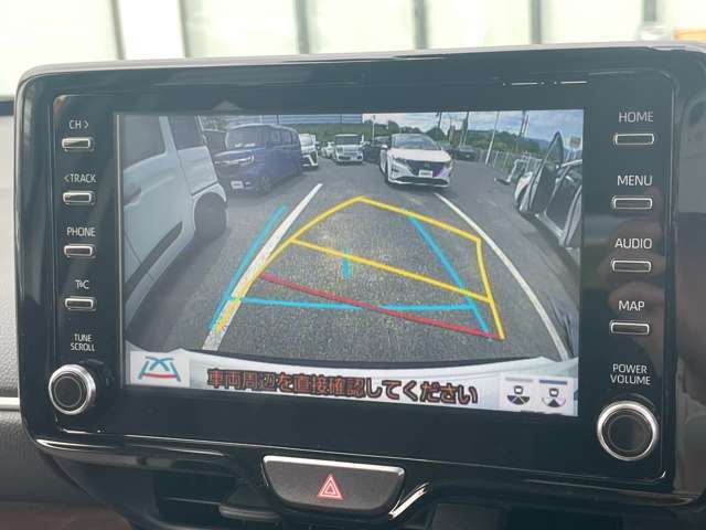 【バックモニター】後ろのカメラの映像がモニターに映し出されるので、後方の見えない死角や、障害物との距離感などもしっかり安全確認することができます！