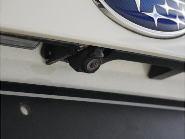 バックカメラです。後ろも見えないと不安ですがバックして駐車する時に大活躍するバックカメラもしっかりと装備されています。
