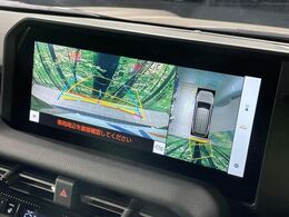 【パノラミックビューモニター】専用のカメラにより、上から見下ろしたような視点で360度クルマの周囲を確認することができます☆死角部分も確認しやすく、狭い場所での切り返しや駐車もスムーズに行えます。