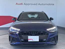 Audiの象徴であるシングルフレームグリルをよりワイドで低くシャープなデザインとすることでワイド＆ローのフォルムを協調しています。