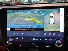 【パノラミックビューモニター】専用のカメラにより、上から見下ろしたような視点で360度クルマの周囲を確認することができます☆死角部分も確認しやすく、狭い場所での切り返しや駐車もスムーズに行えます。