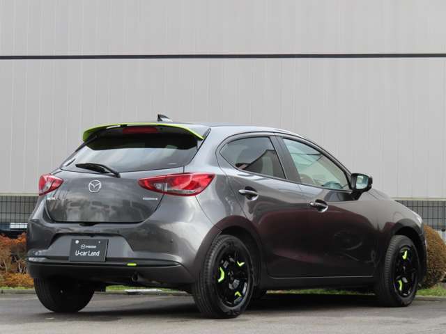☆マシーングレープレミアムメタリックのMAZDA2☆
