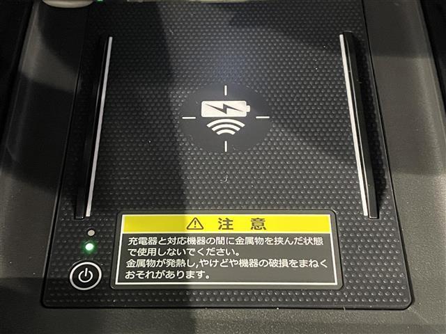 ◆【ワイヤレス充電器（Qi）】走行中にスマートフォンをワイヤレスで充電できます！