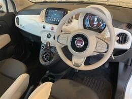 ■当店では全車展示前に車内クリーニングを実施しています。フロアマットからパネル類まで綺麗に清掃して御座いますので、ご安心下さい。