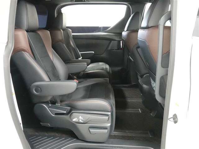 セパレートタイプでゆったり乗車のセカンドシートです。