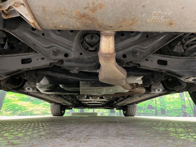 お車を安心してお乗りいただく為には、足回りの定期点検が欠かせません。サービスサポート（有償保証）では無料点検もご提供しており、安心のカーライフをお過ごしいただけるサポート体制が整っています。