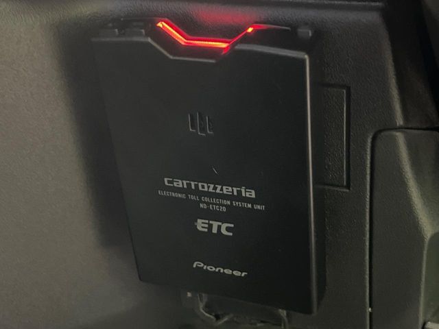 【ETC】高速道路の料金所をストレスなく通過！話題のスポットやサービスエリアに多い「スマートIC」利用時は必須のアイテムです。当店でセットアップを実施、ご納車当日からすぐにご利用いただけます！