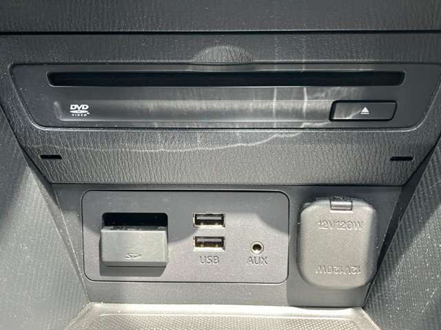 DVD/CD/USB/AUX/ブルートゥース/フルセグTV装備