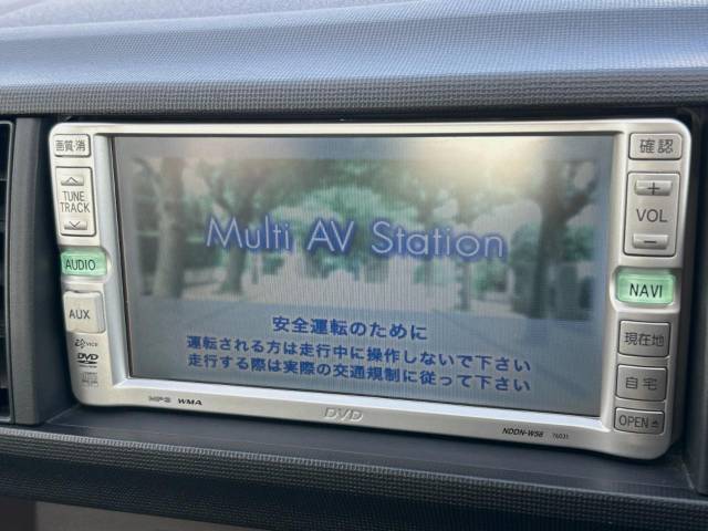 【純正ナビ】人気の純正ナビを装備しております。ナビの使いやすさはもちろん、オーディオ機能も充実！キャンプや旅行はもちろん、通勤や買い物など普段のドライブも楽しくなるはず♪