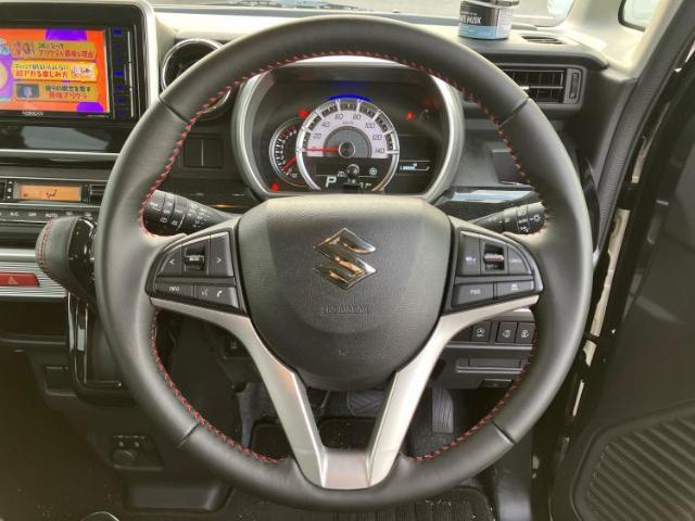 WECARSの展示場では実際に見て、触ってお車をお選びいただけます！知識の豊富な営業スタッフが様々なカーライフをご提案いたします！