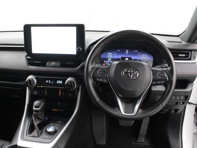 運転席廻りです。